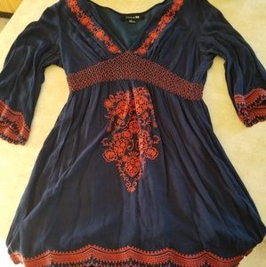 Half sleeve navy blue and orange v neck large